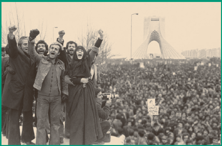 قیام بزرگ مردم ایران به رهبری امام خمینی از چه سالی آغاز شد د