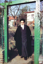 حضرت امام خمینی در نوفل لوشاتو