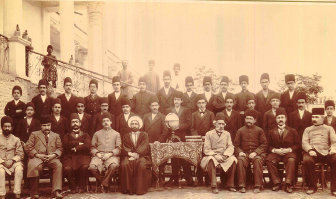 معلمان و استادان مدرسهٔ&nbsp;علوم سیاسی این مدرسه را میرزا نصرالله خان مشیرالدوله در زمان مظفرالدین شاه به منظور تربیت نیروهای سیاسی وزارت امورخارجه تأسیس کرد.