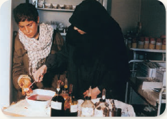 نمونهای از حضور زنان و دختران در دوران دفاع مقدس نمونهای از حضور زنان و دختران در دوران دفاع مقدس