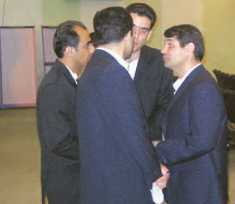 ارتباط چشمی حین گفت&zwnj;وگو