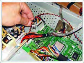 تعمیرکار دستگا ههای الکترونیکی خانگی اداری یا صنعت