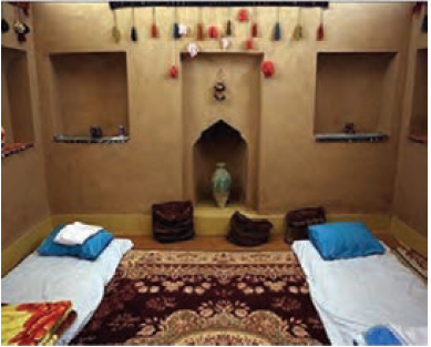 اتاقی برای دو نفرکه بر روی زمین می&zwnj;خوابند.