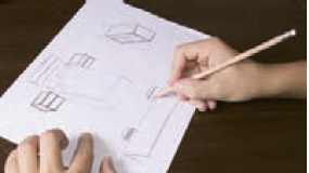 استفاده از کاغذ و ابزار سادۀ ترسیم در طراحی