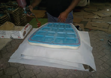 کشیدن پارچه روی کف صندلی