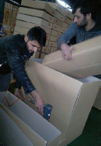 بستن کارتن با زدن منگنه