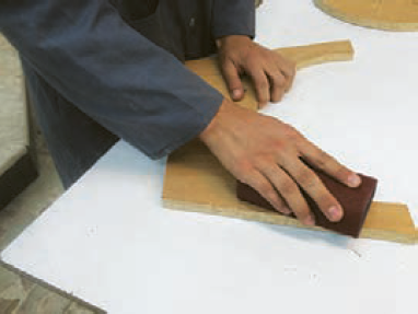 پرداخت&zwnj;کاری با تخته سنباده