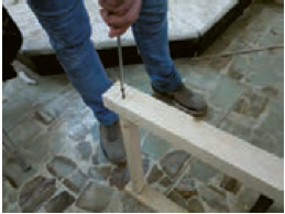 بستن پیچ با پیچ&zwnj;گوشتی دستی