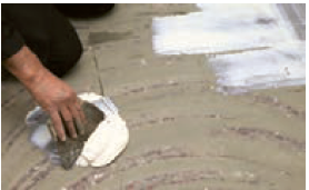 ادامه چسب زدن کف