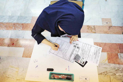 میانگین معدل در مجموع سه رشته 10/89 است!
