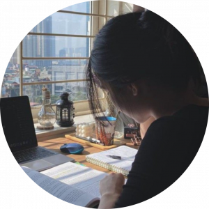 یگانه  زرنگار 